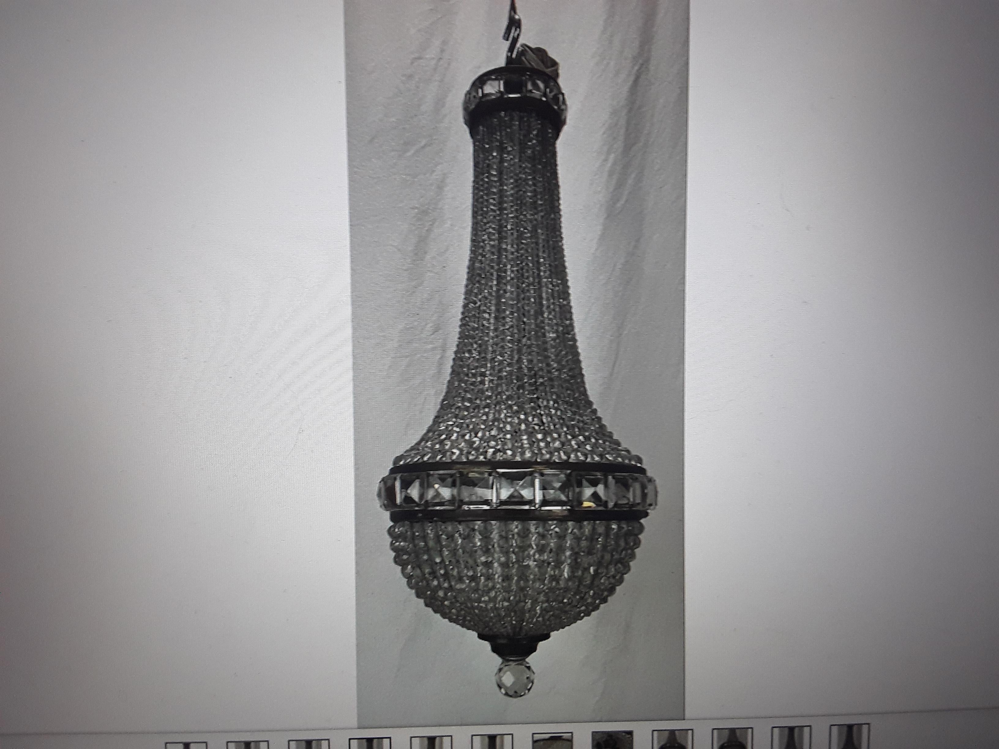 1920 Europäischer antiker Kronleuchter im Empire-Stil mit geschliffenem/perlenbesetztem Cascade-Kristall im Angebot 5