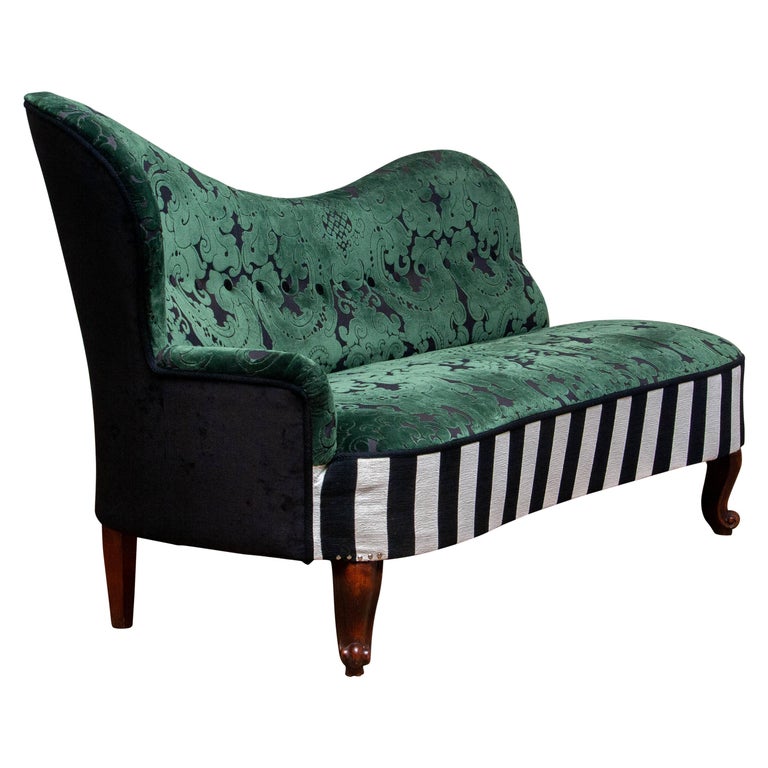 1920 French Bottle Green Jacquard Velvet and Velour’s Piano Stripe Chaise Lounge For Sale at 1stDibs