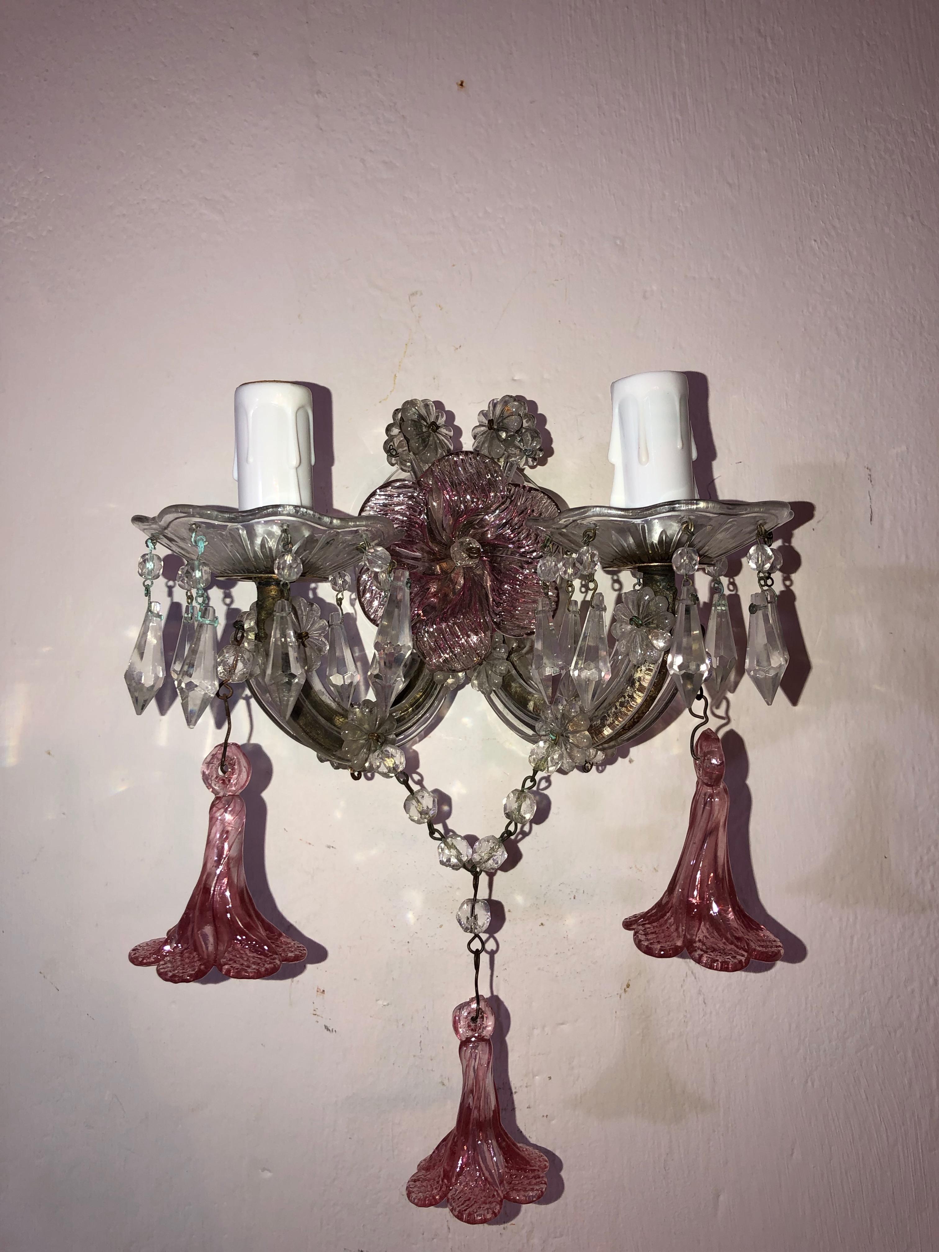 1920 French Fuchsia Murano Flowers and Crystal Prisms Sconces In Good Condition In Modena (MO), Modena (Mo)