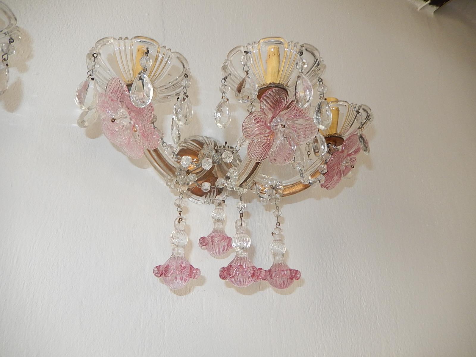 1920 French Fuchsia Murano Flowers Drops and Crystal Prisms 3 Light Sconces Pink In Good Condition In Modena (MO), Modena (Mo)