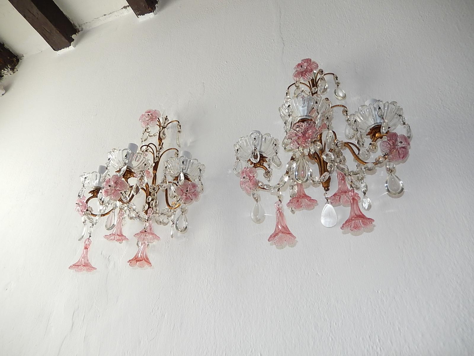 1920 French Pink Fuchsia Murano Flowers and Crystal Prisms Sconces In Good Condition In Modena (MO), Modena (Mo)