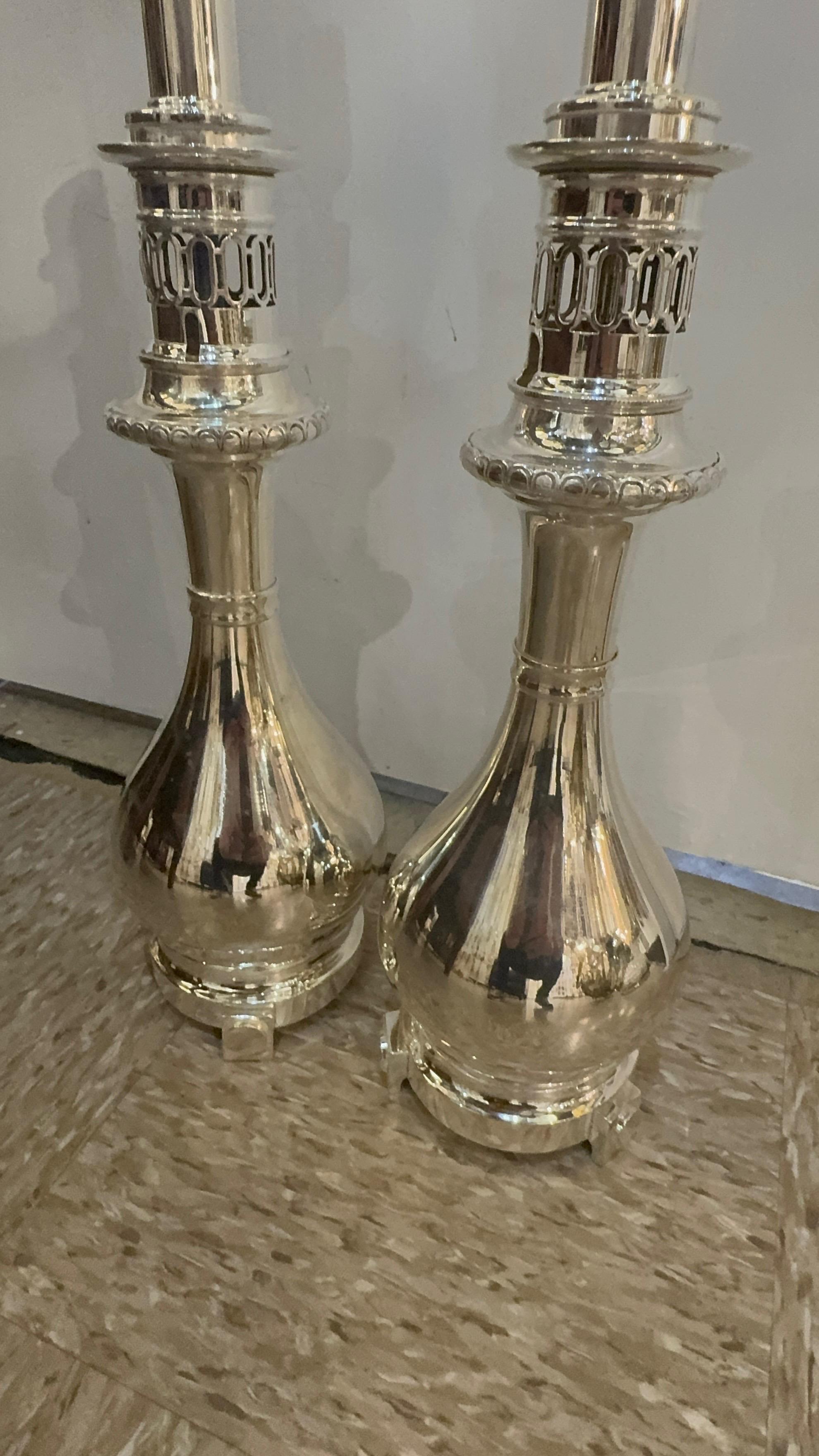 Néoclassique Lampes de table françaises en métal argenté de 1920 en vente