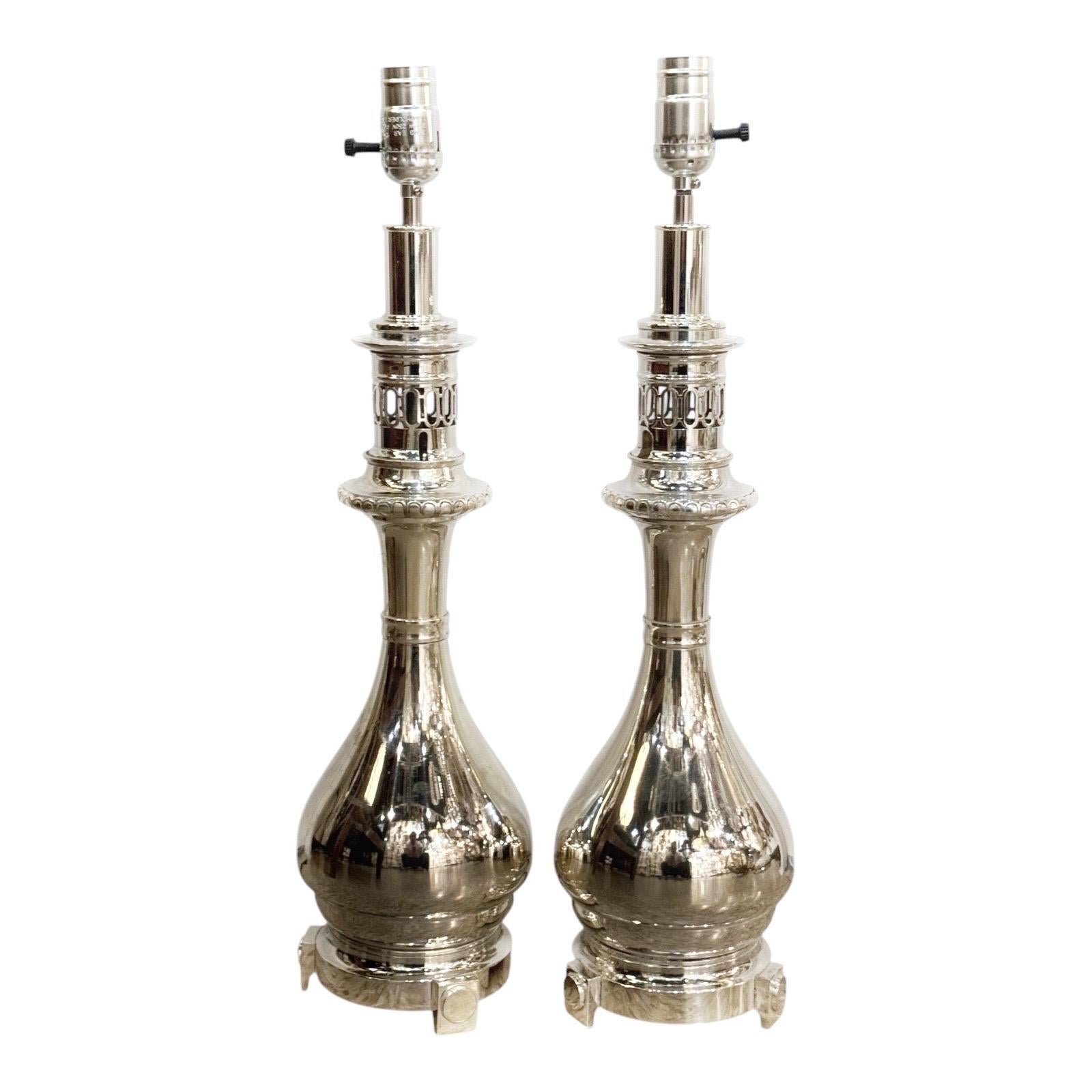 Lampes de table françaises en métal argenté de 1920 en vente