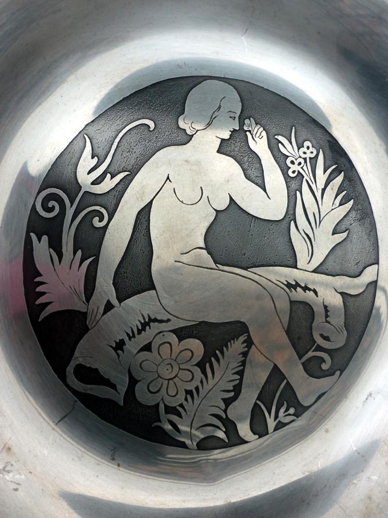 1920 Just Andersen Design Dänemark Art Deco Zinn Frau Teller (Art déco) im Angebot
