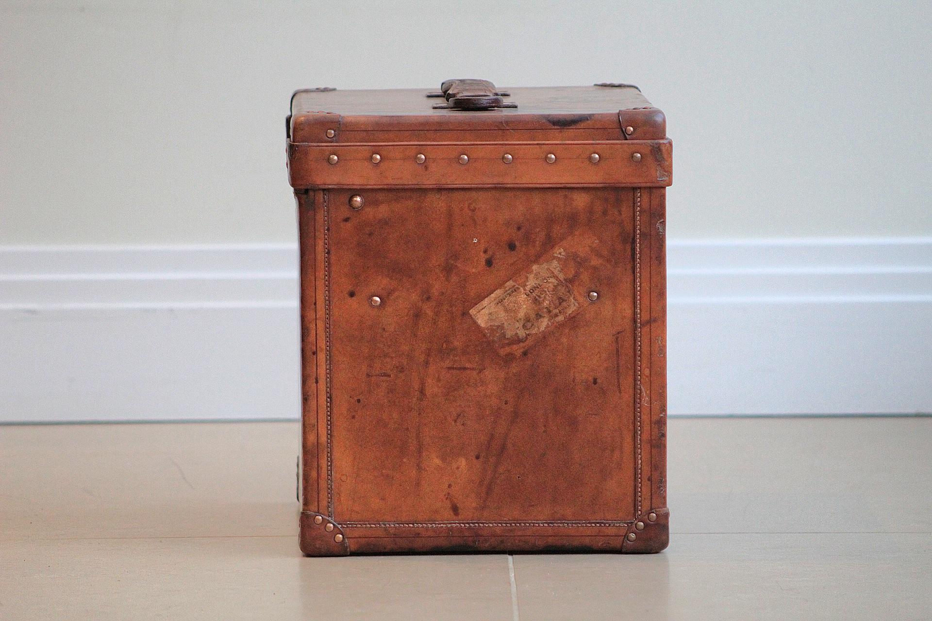 1920 Louis Vuitton Cowhide Leather Hatbox Trunk In Good Condition For Sale In London, GB