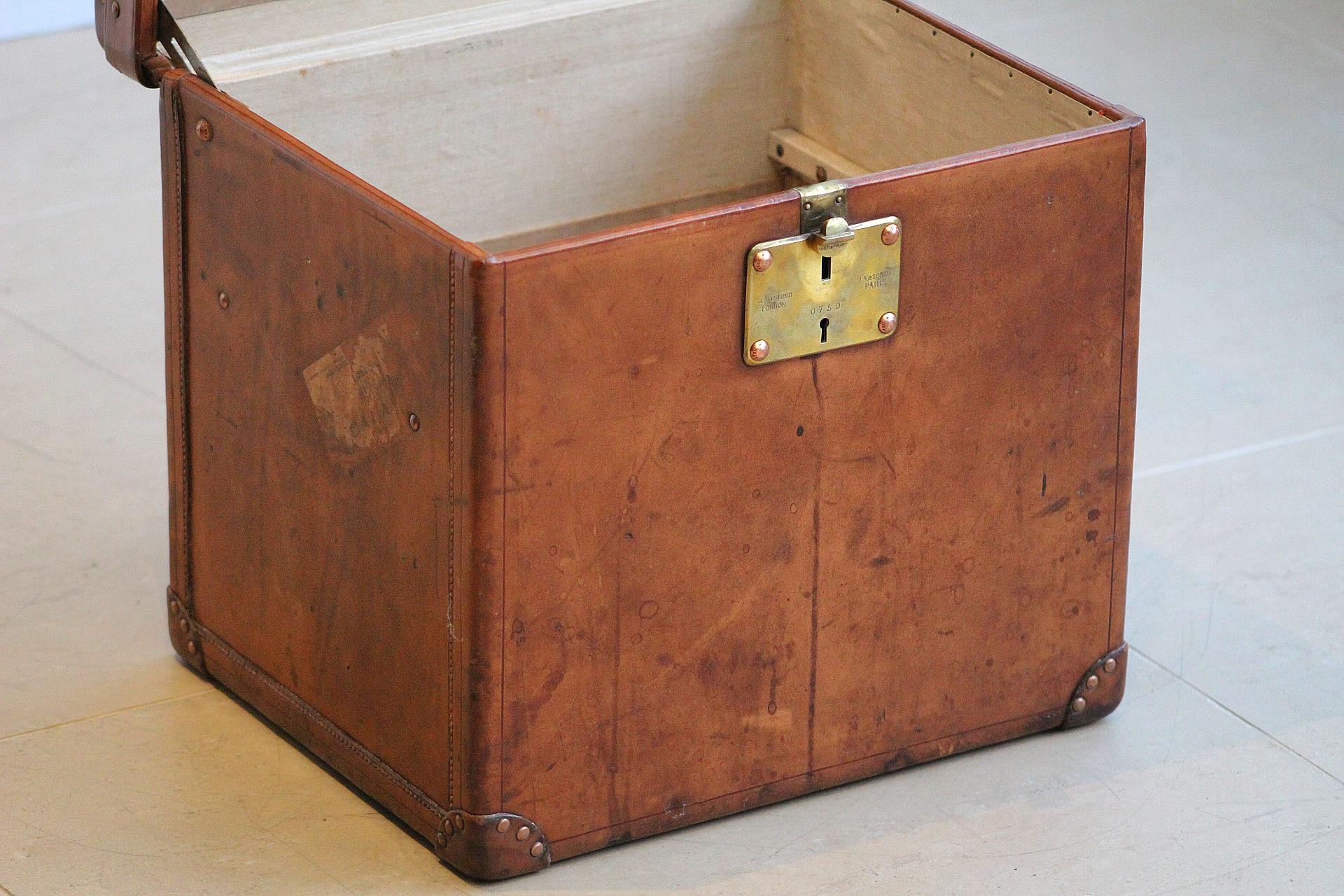 1920 Louis Vuitton Cowhide Leather Hatbox Trunk For Sale 5