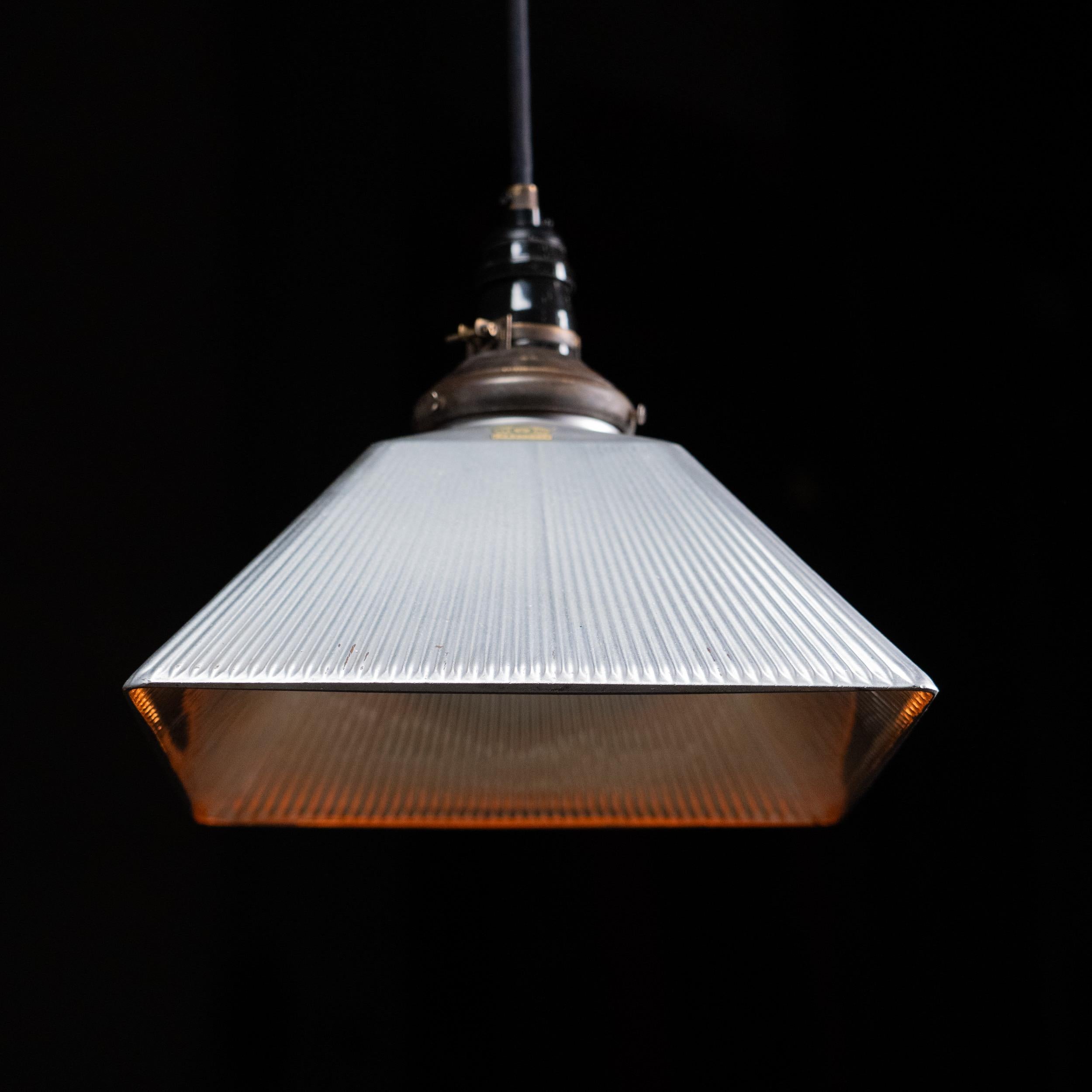 Inizio XX secolo 1920 luci a sospensione industriali in vetro di mercurio in vendita