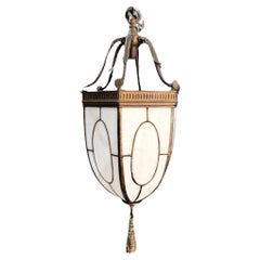 Lanterne de style néoclassique Caldwell 1920 en verre plombé