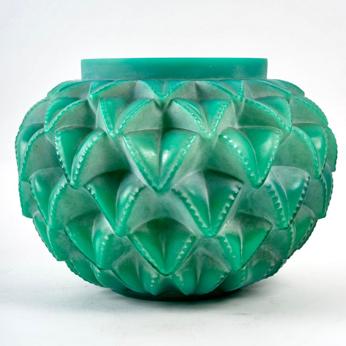 Molded 1929 Original René Lalique Languedoc Vase Cased Jade Green Glass - Cactus Leaves