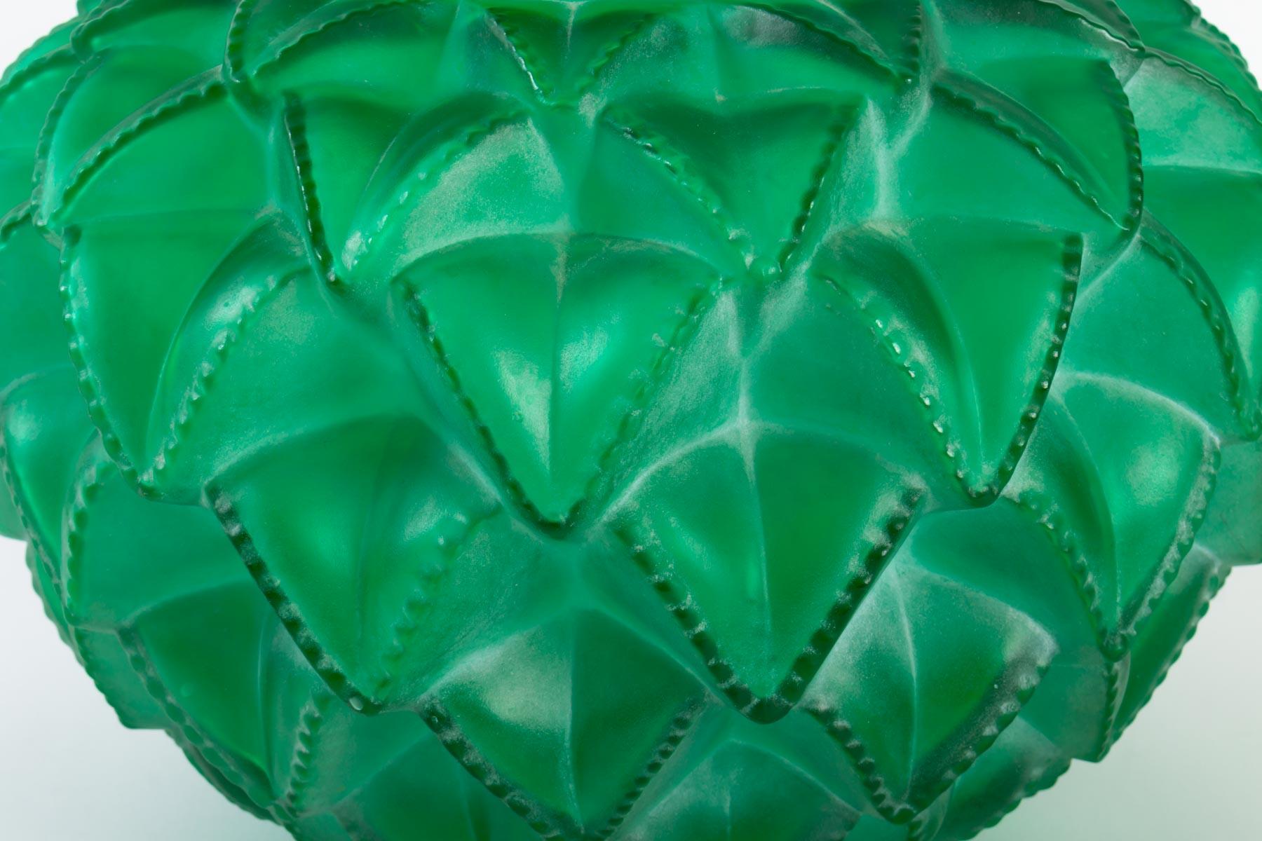 lalique vase green