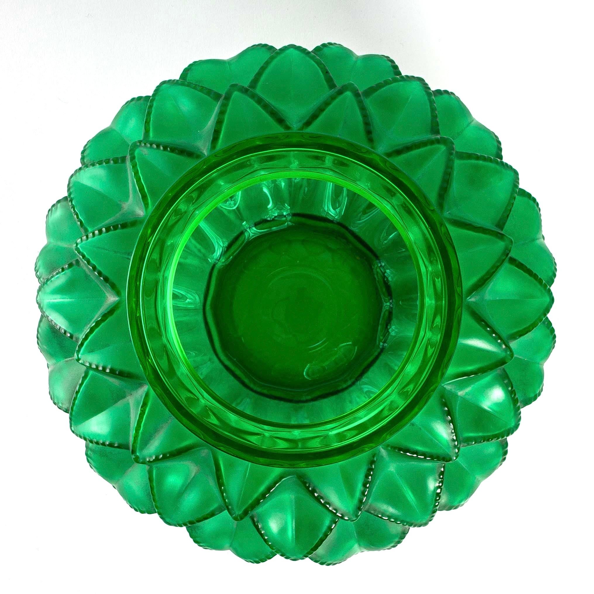 French 1920 Original René Lalique Languedoc Vase in Emerald Green Glass, Leaves