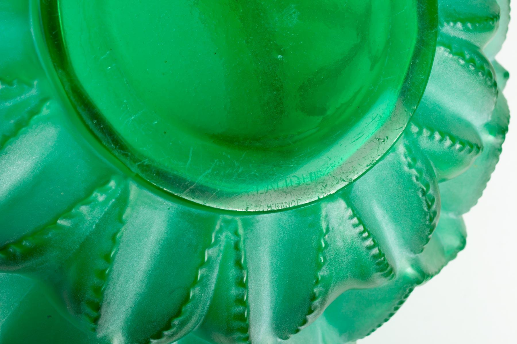 Art Deco 1920 Original René Lalique Languedoc Vase in Emerald Green Glass, Leaves