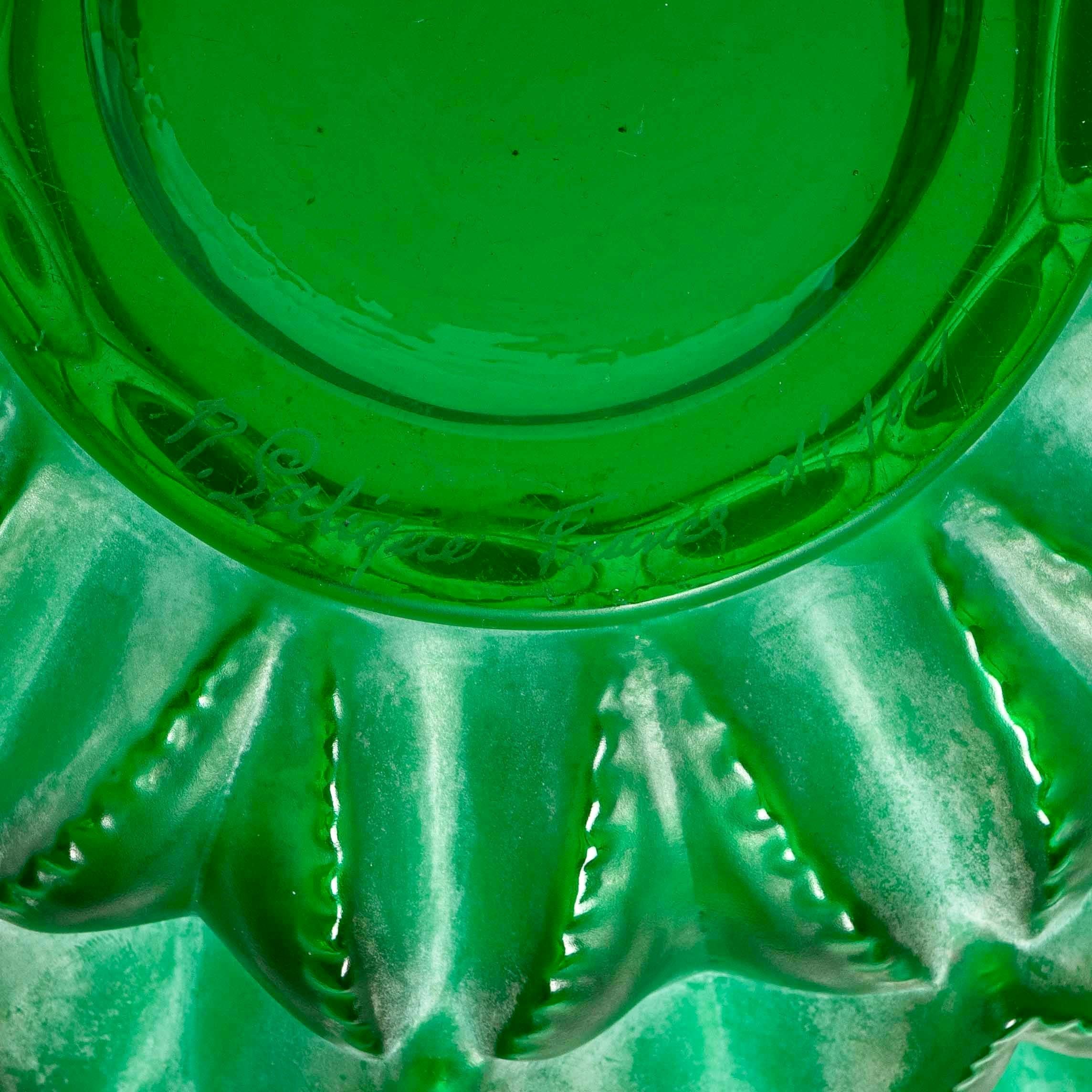 1920 Original René Lalique Languedoc Vase in Emerald Green Glass, Leaves In Good Condition In Boulogne Billancourt, FR