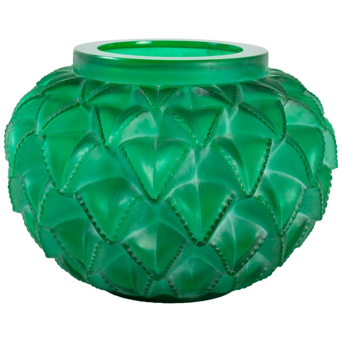 1920 Original René Lalique Languedoc Vase in Emerald Green Glass, Leaves