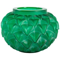 1920 Original René Lalique Languedoc Vase in Emerald Green Glass, Leaves