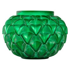 1920 Original René Lalique Languedoc Vase in Emerald Green Glass, Leaves