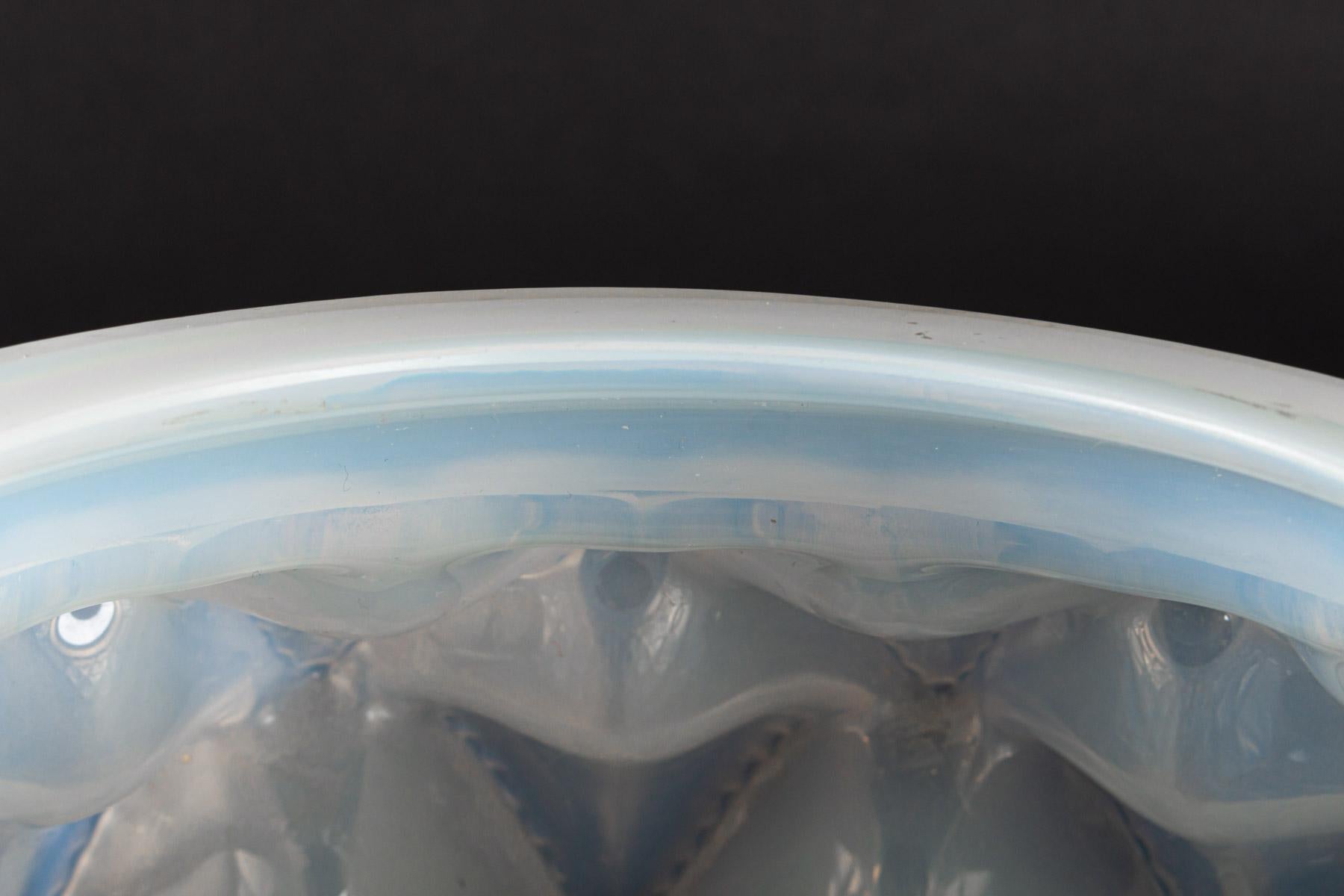 Early 20th Century 1920 Original René Lalique Languedoc Vase in Opalescent Glass, Leaves