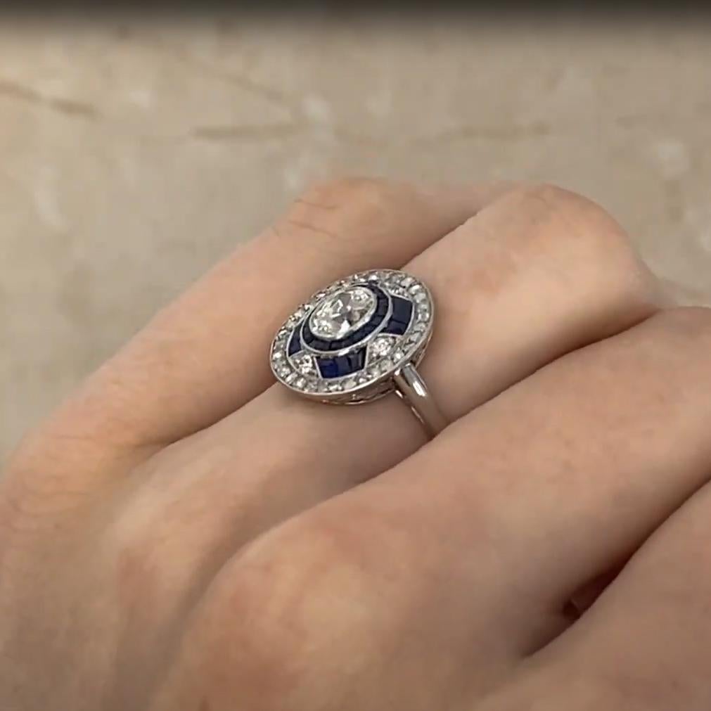 Taille ovale 1920 Bague ovale sertie de diamants (environ 0,5 carats) et de saphirs, platine en vente
