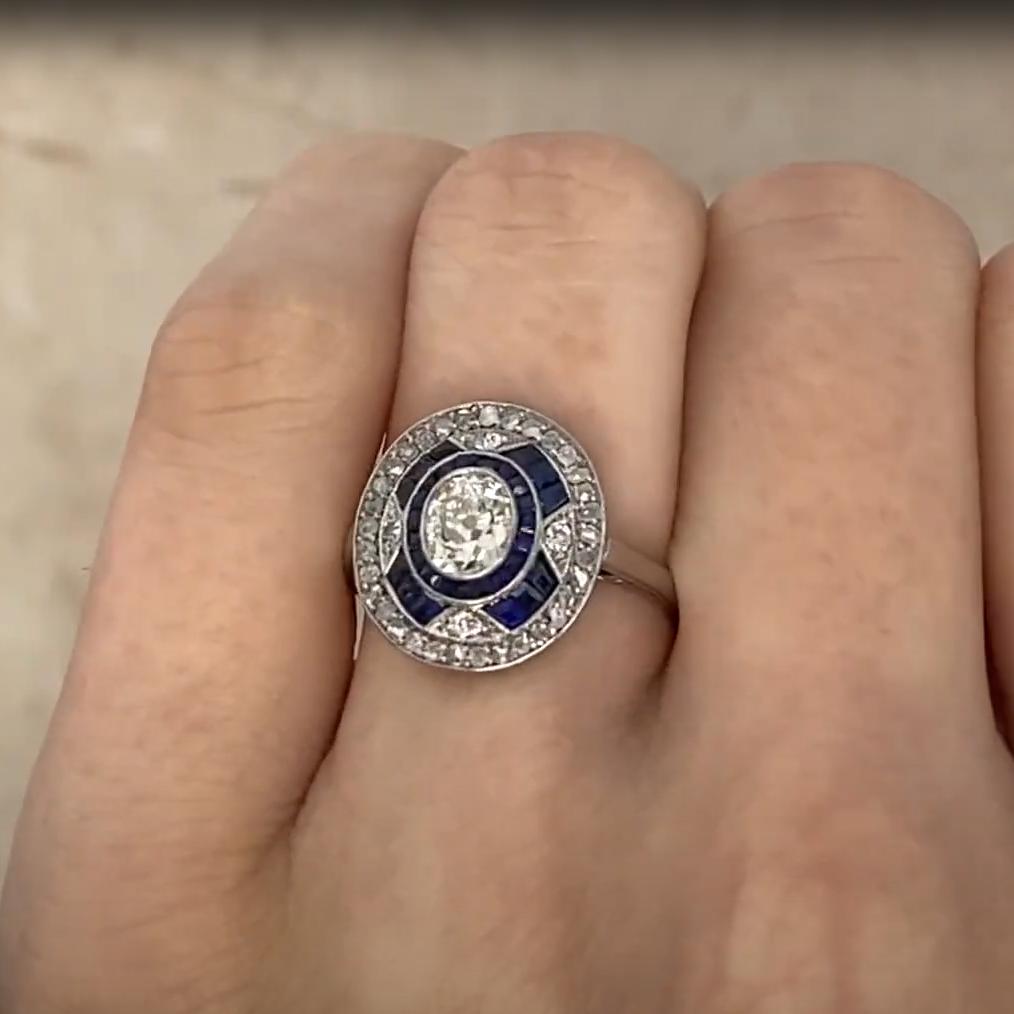 1920 Bague ovale sertie de diamants (environ 0,5 carats) et de saphirs, platine Excellent état - En vente à New York, NY
