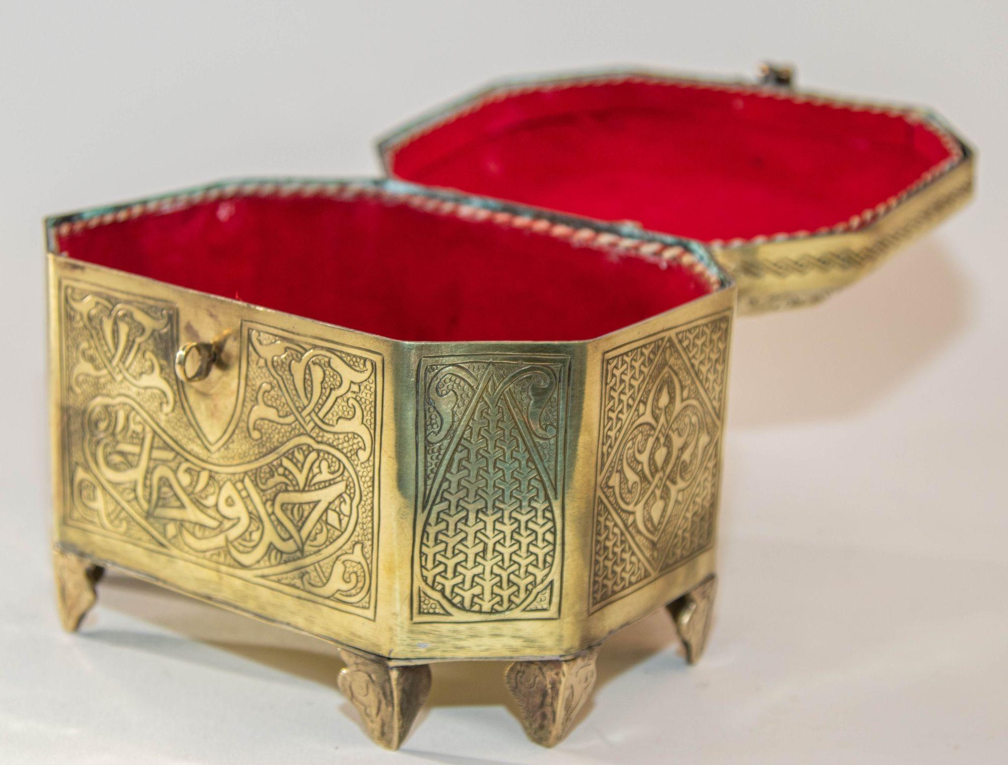 1920 Persian Brass Jewelry Box in Mamluk Revival Damascene Moorish Islamic Style For Sale 1