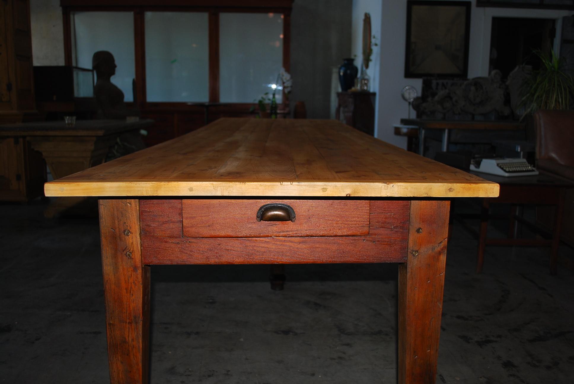 quebec dining table