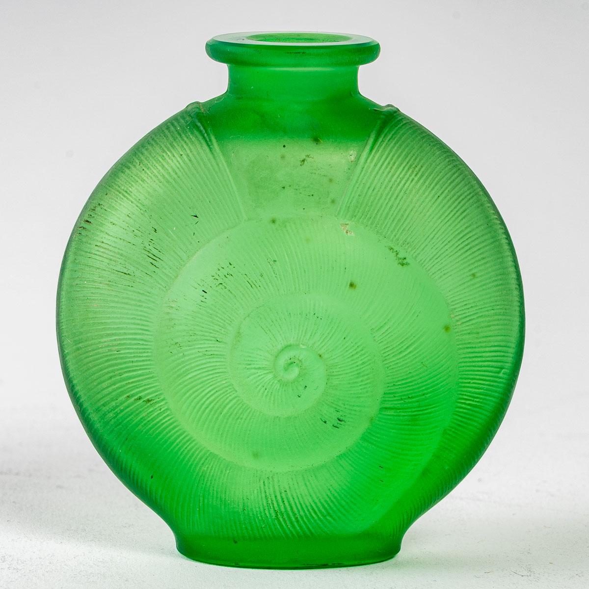 Art Deco 1920 René Lalique Amphitrite Perfume Bottle Emerald Green Glass