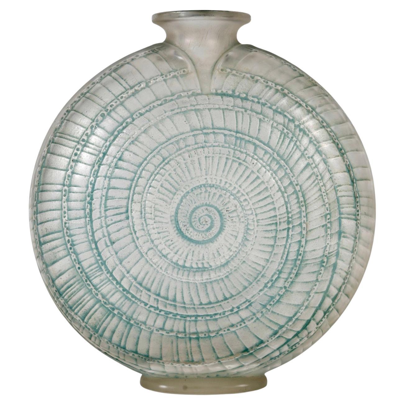 1920 René Lalique Art Deco Vase Escargot Snail Glass with Blue Patina