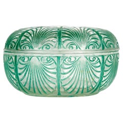 1920 René Lalique Box Coquilles Glass with Green Patina, Shells