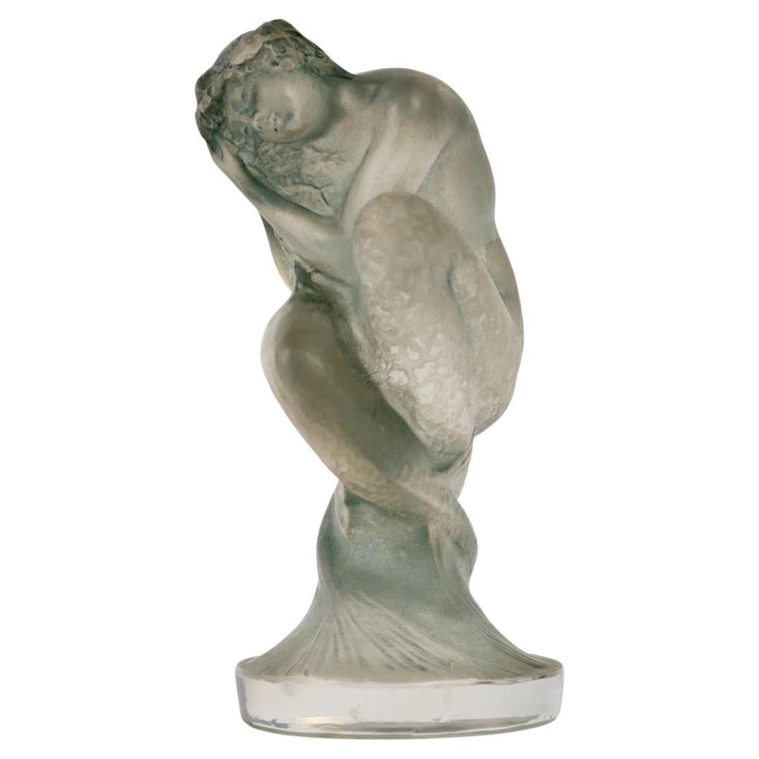 1920 René Lalique Auto Mascotte Statuetta Sirenes Vetro Patina Blu