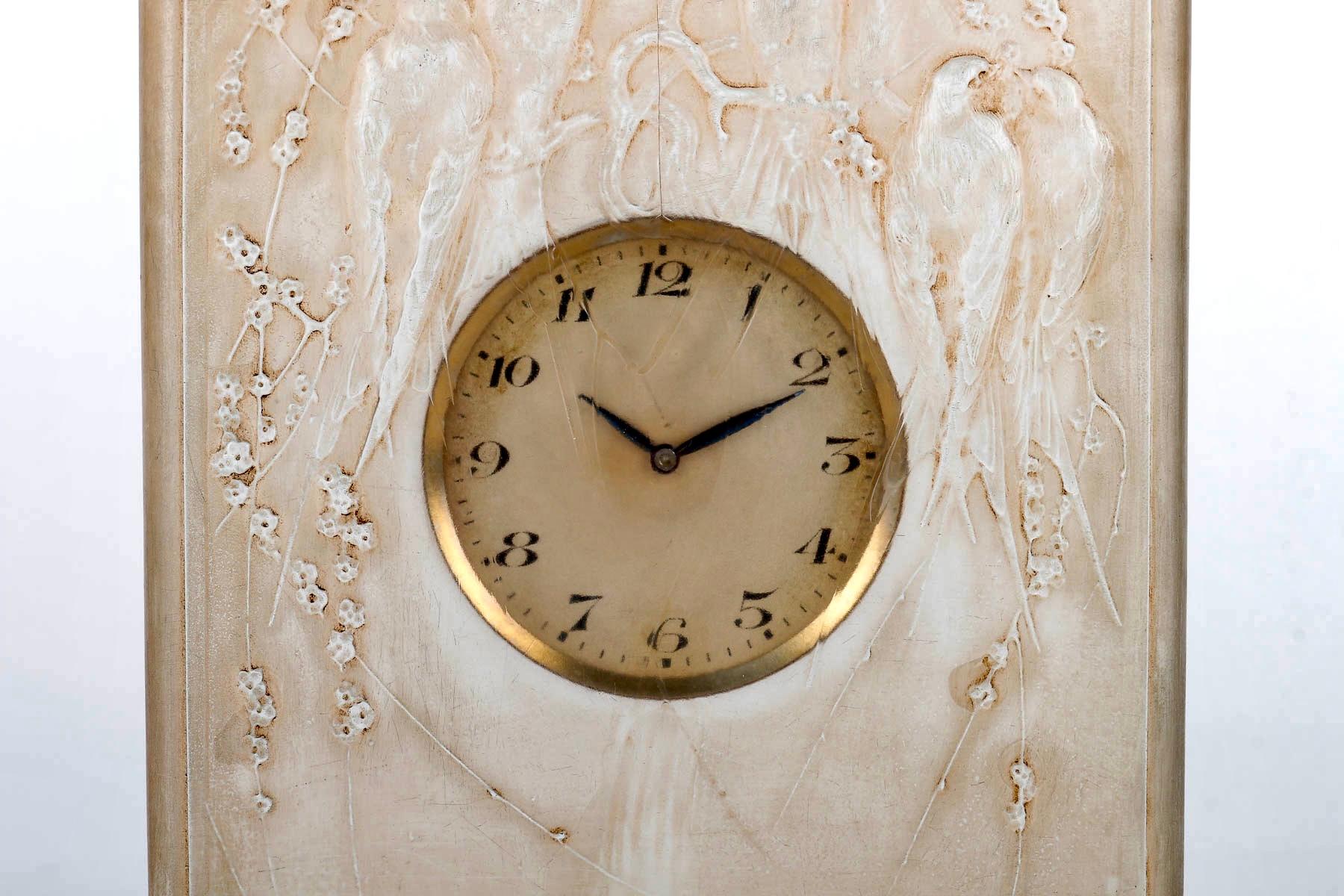 French 1920 René Lalique Clock Six Hirondelles Glass Mechanical Movement Swallows