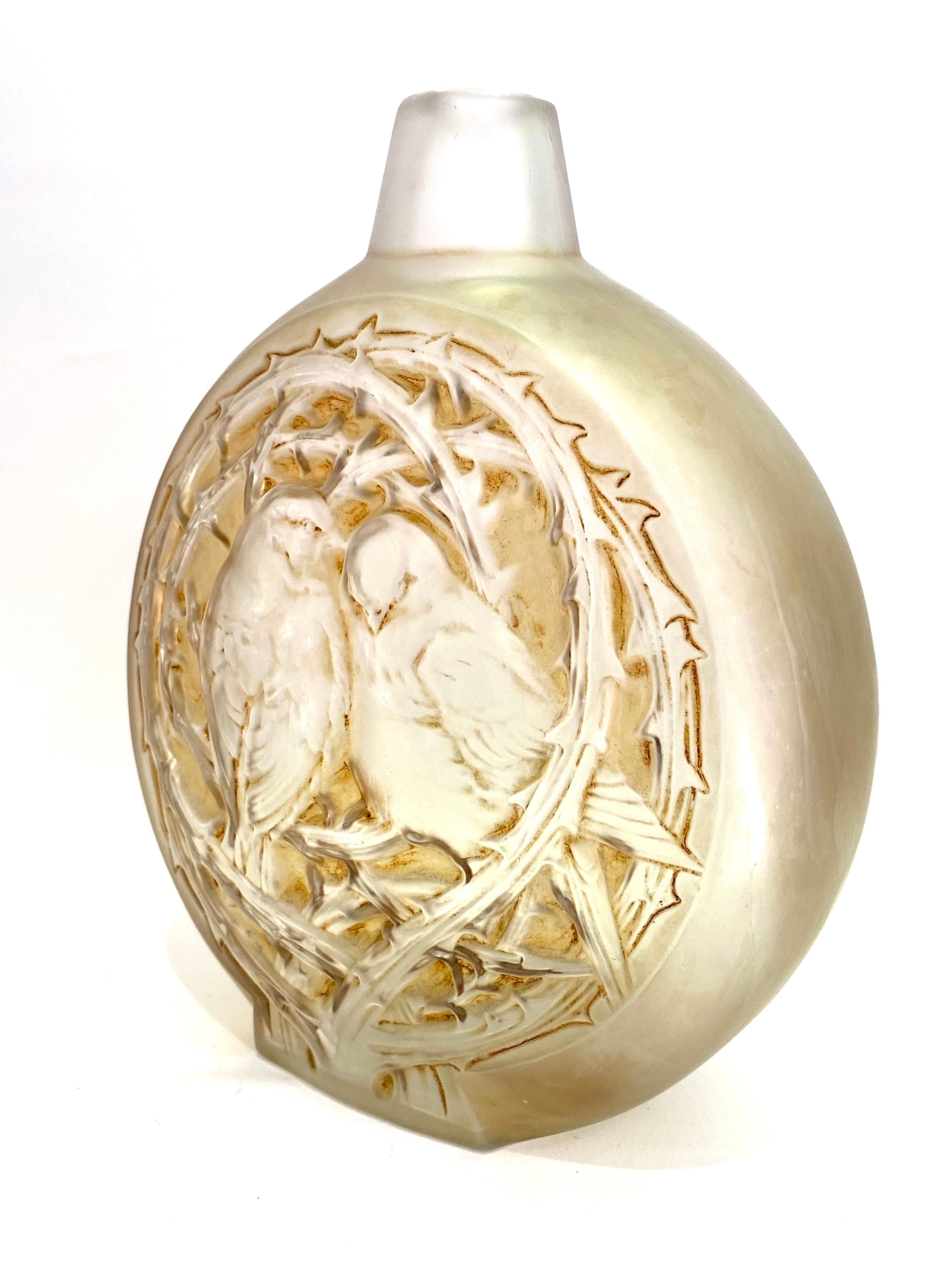 Blown Glass 1920 René Lalique Deux Moineaux Bavardant Vase Glass with Sepia Stain, Sparrows