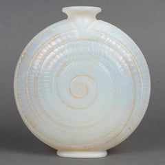 1920 – René Lalique “Escargot” Opalescent Vase