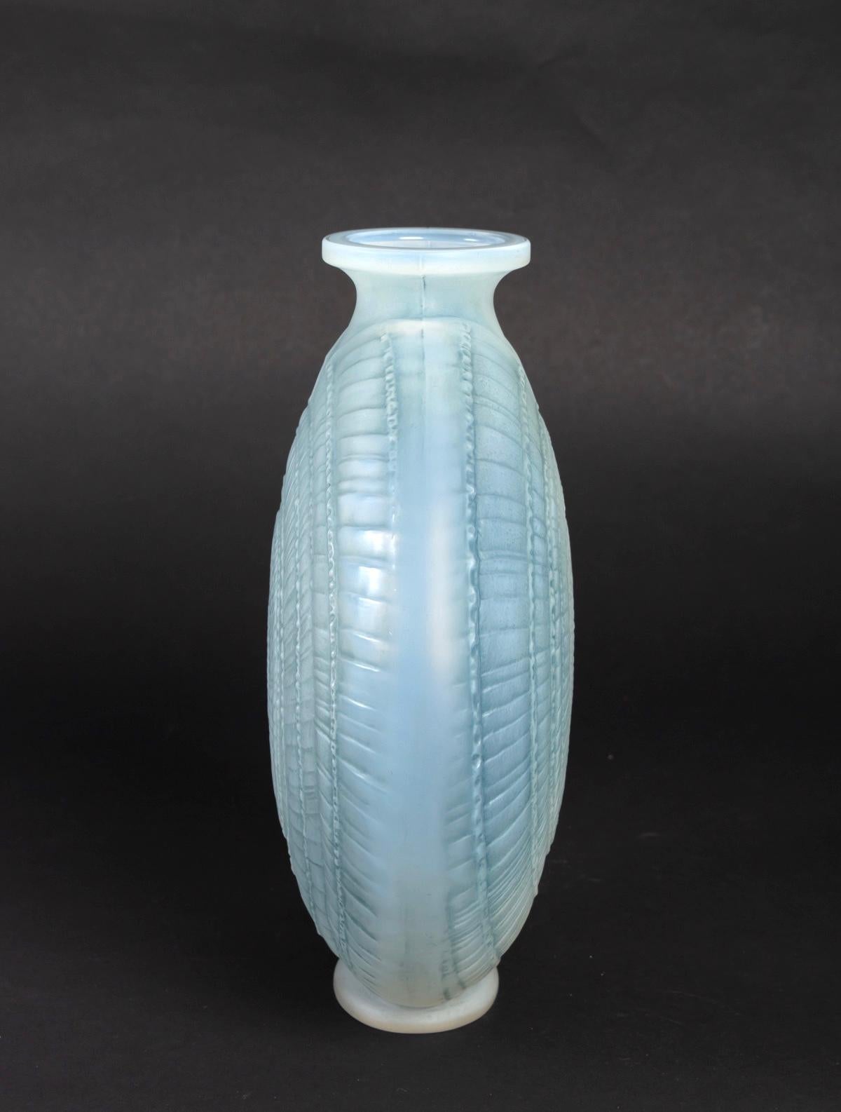 Molded 1920 René Lalique Escargot Vase in Double Cased Opalescent Glass with Blue Stain