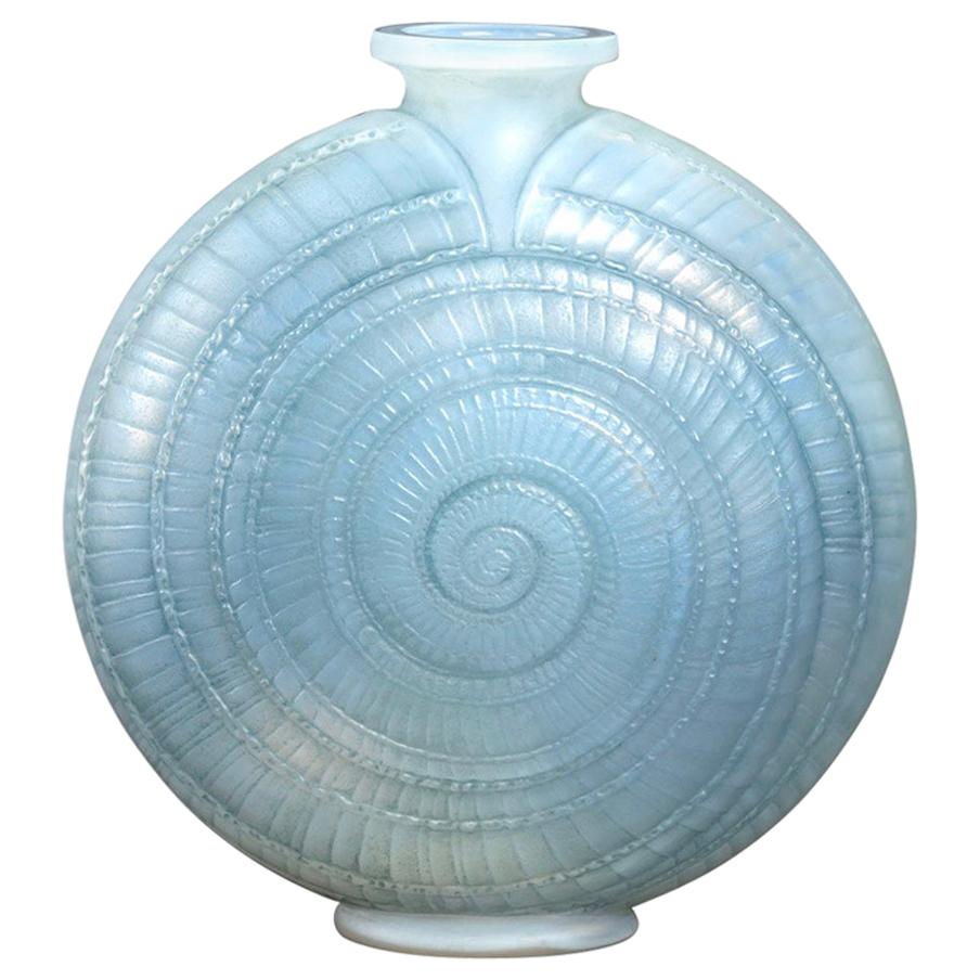 1920 René Lalique Escargot Vase in Double Cased Opalescent Glass with Blue Stain