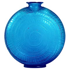 1920 René Lalique Escargot Vase in Electric Blue Glass
