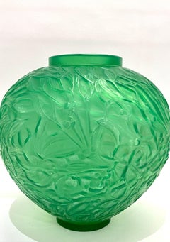 1920 René Lalique Gui Vase in Triple Cased Jade Green Glass Mistletoe