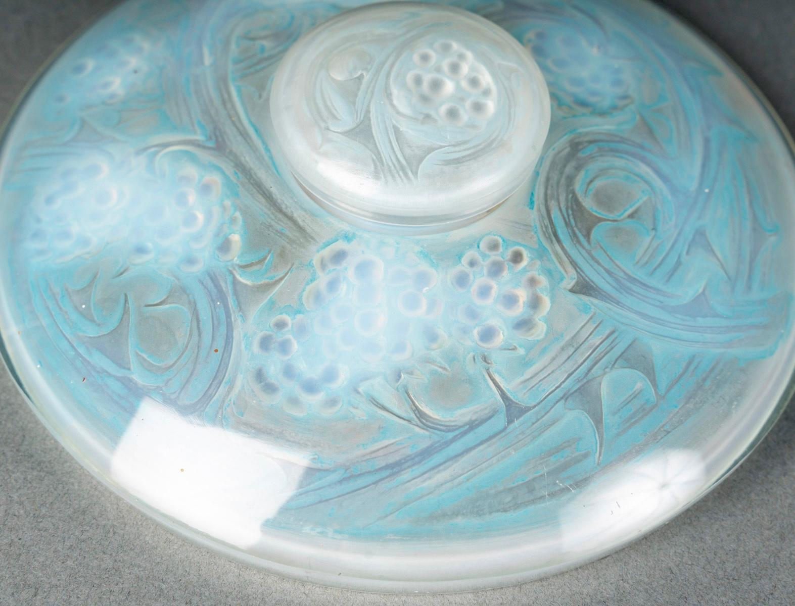 1920 Rene Lalique Tintenfass Mures Brombeeren Opalisierendes Glas mit blauer Patina im Zustand „Gut“ im Angebot in Boulogne Billancourt, FR