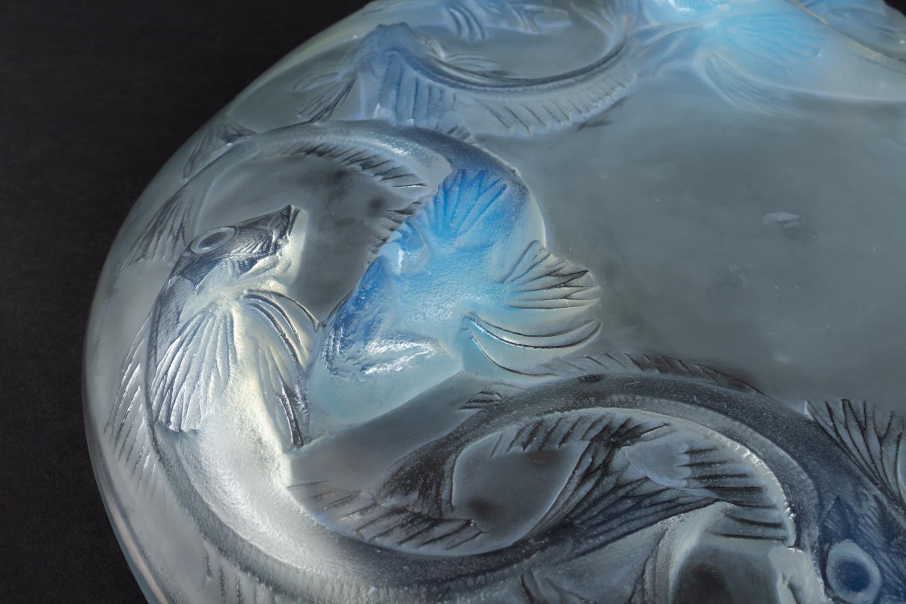 1920 René Lalique Martigues Coupe Bowl Opalescent Glass, Fishes 1