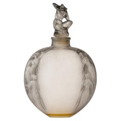 1920 Rene Lalique Meplat Sirenes avec Bouchon Figurine Vase Glass & Grey Patina