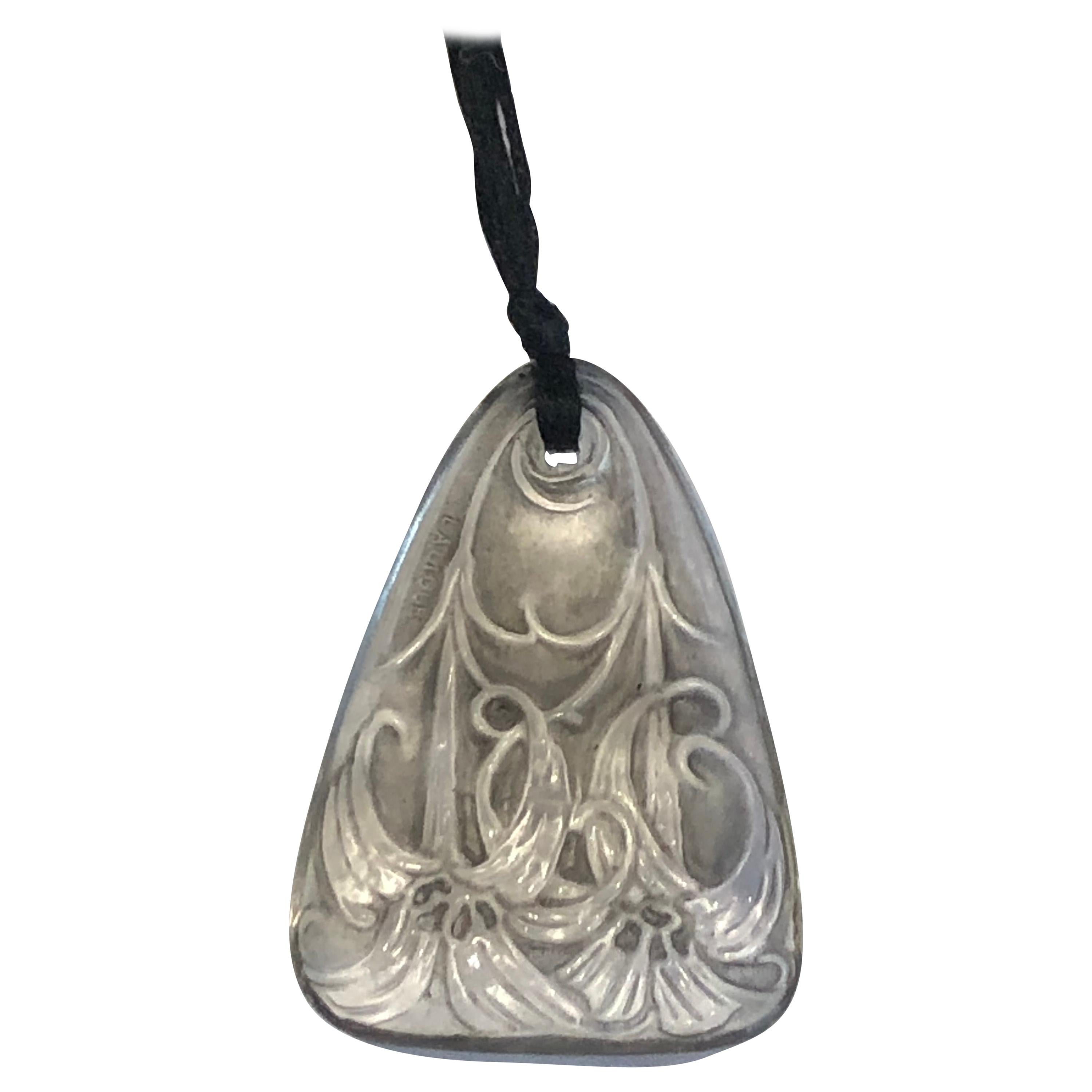 1920 René Lalique Pendentif Lys Patiné Gris Grey Stained Lilies Pendant