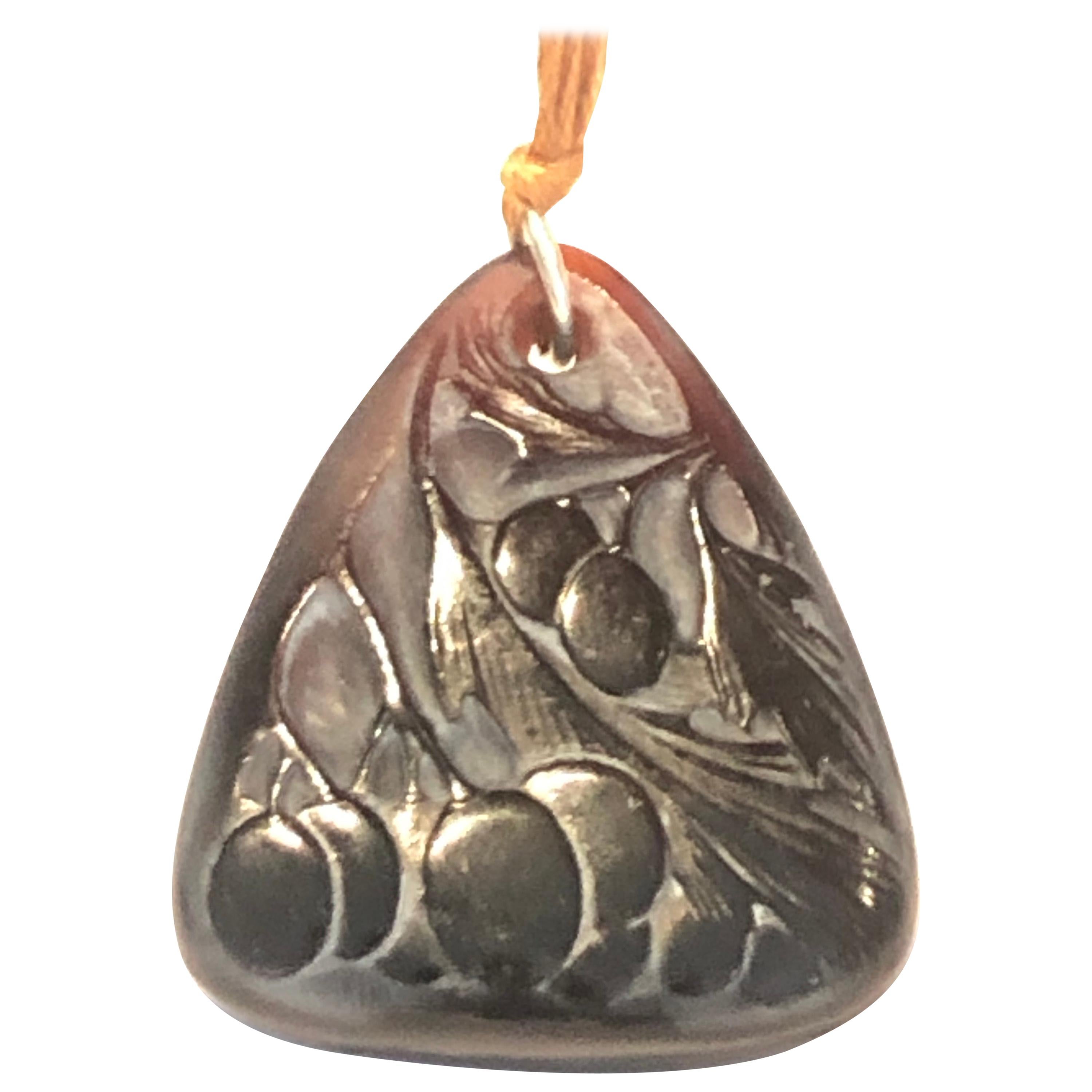 1920 René Lalique Pendentif Sorbier Ambre Dark Amber Stained Fruits Pendant