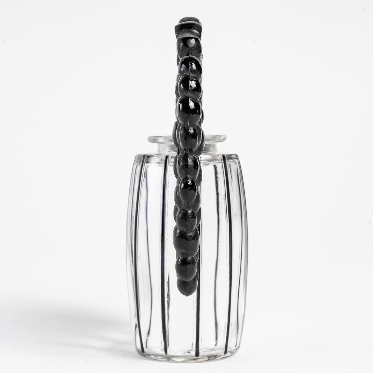 1920 Rene Lalique - Parfümflasche Cassis Klar emailliertes Glas & Schwarzes Glas (Art nouveau) im Angebot