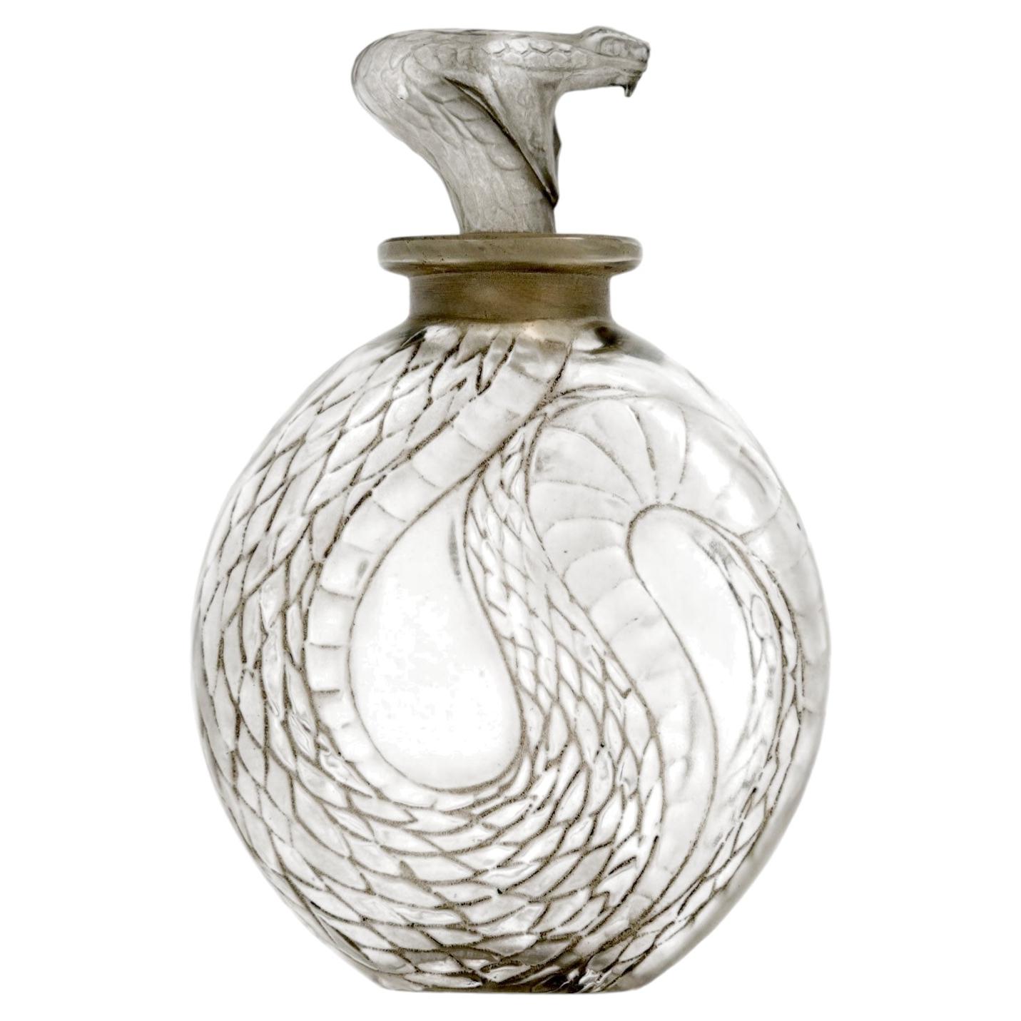 1920 René Lalique - Perfume Bottle Serpent Snake Glass with Grey Patina For Sale