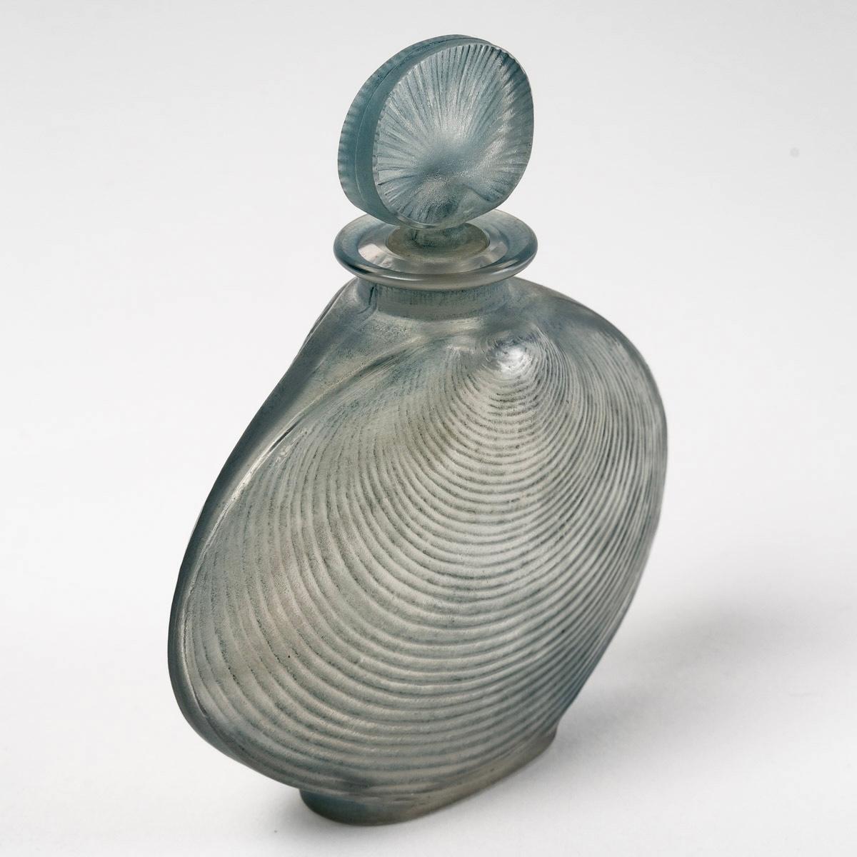 Perfume bottle 