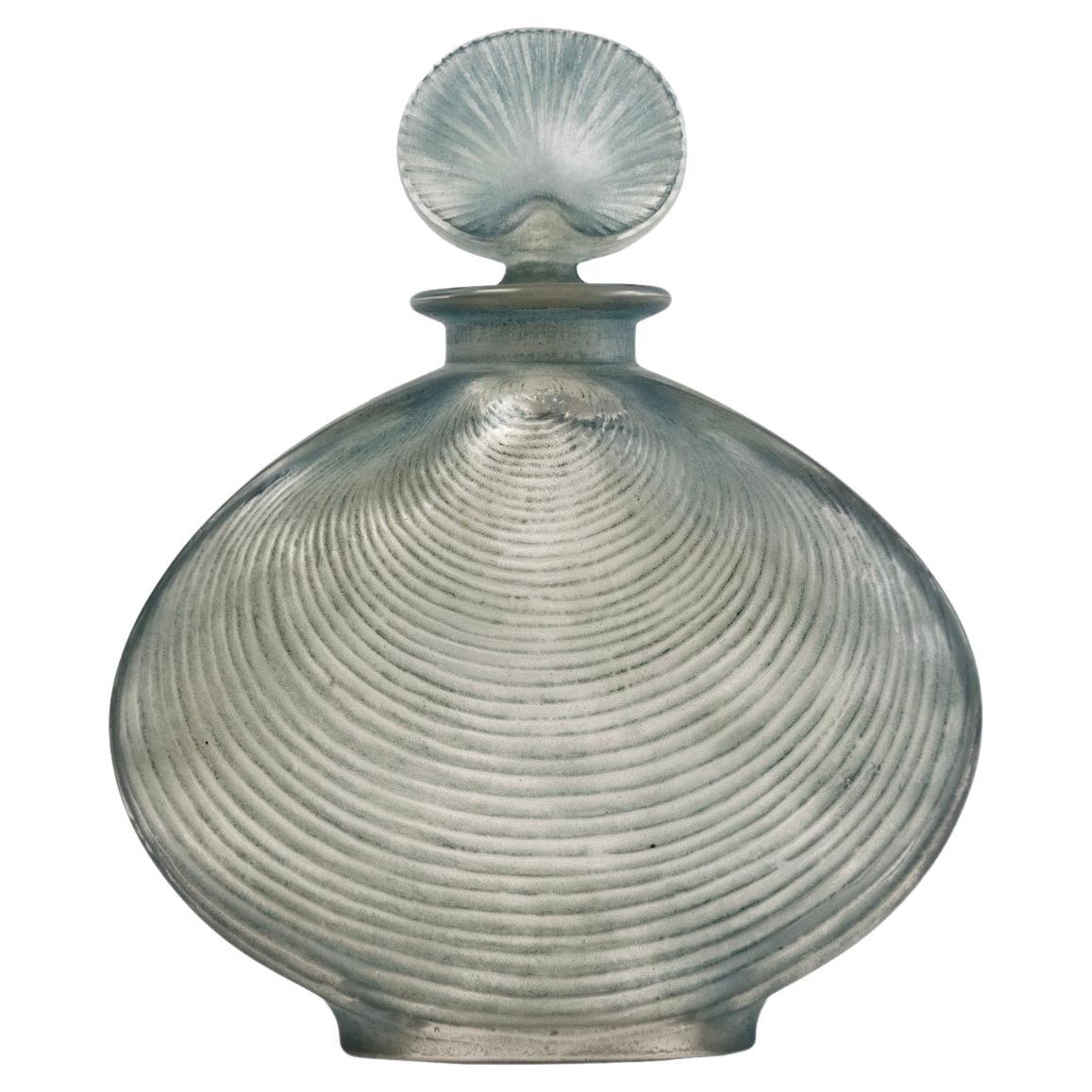 1920 René Lalique, Perfume Bottle Telline Frosted Glass with Blue Grey Patina