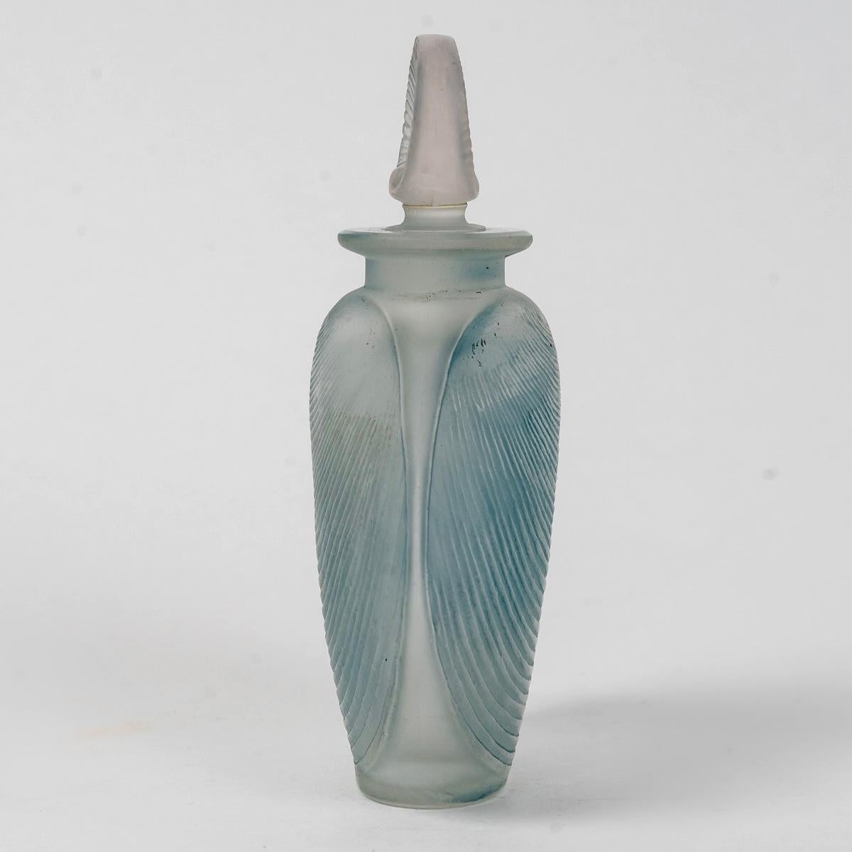 Art Deco 1920 René Lalique Perfume Bottle Telline Frosted Glass with Blue Patina For Sale