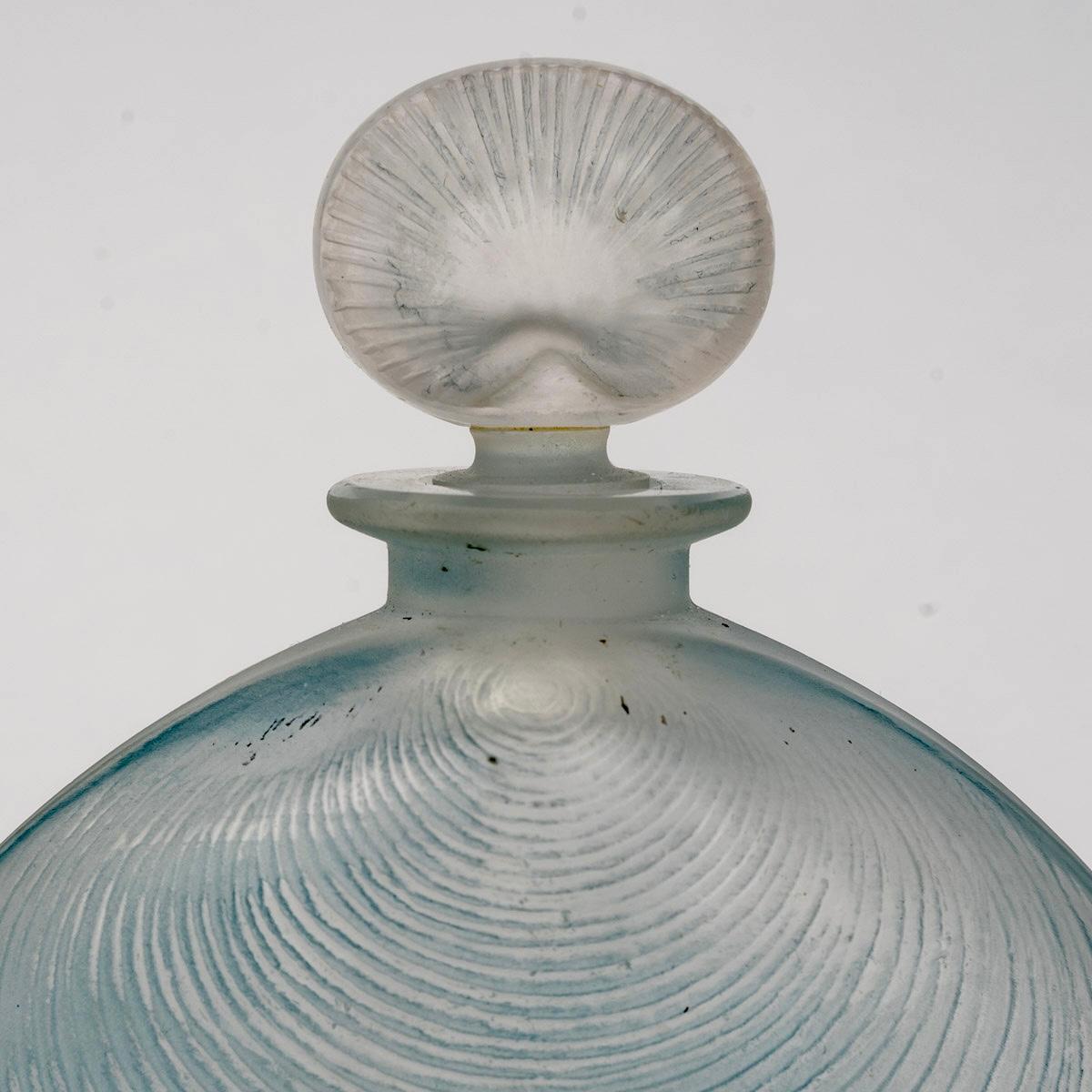 Molded 1920 René Lalique Perfume Bottle Telline Frosted Glass with Blue Patina For Sale