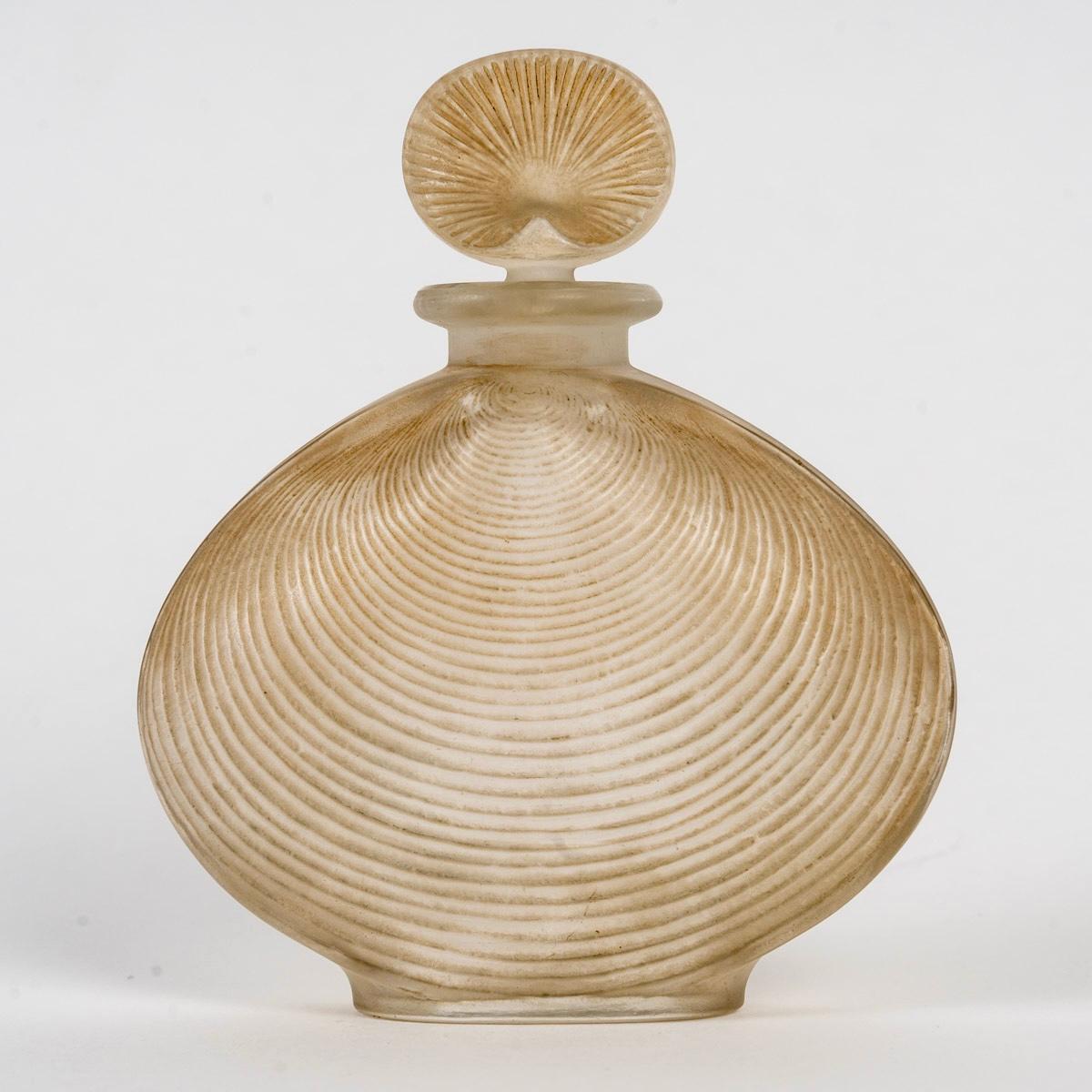 Perfume bottle 