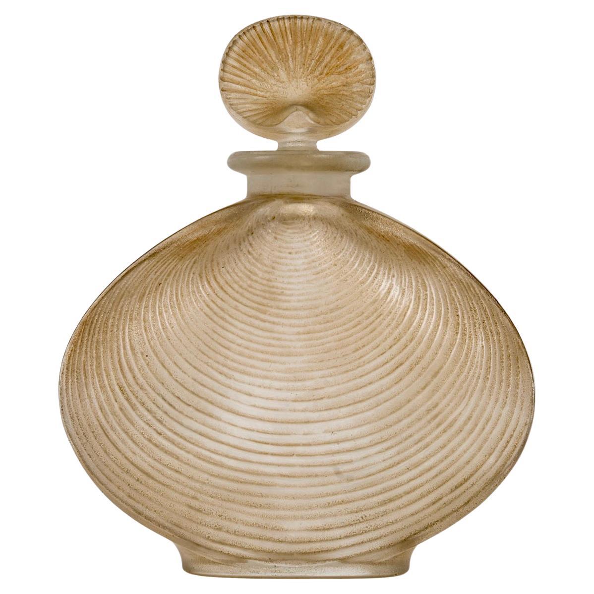 1920 René Lalique Perfume Bottle Telline Frosted Glass with Sepia Patina For Sale