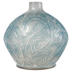 1920 René Lalique Plumes Vase in Frosted Glass with Blue Patina